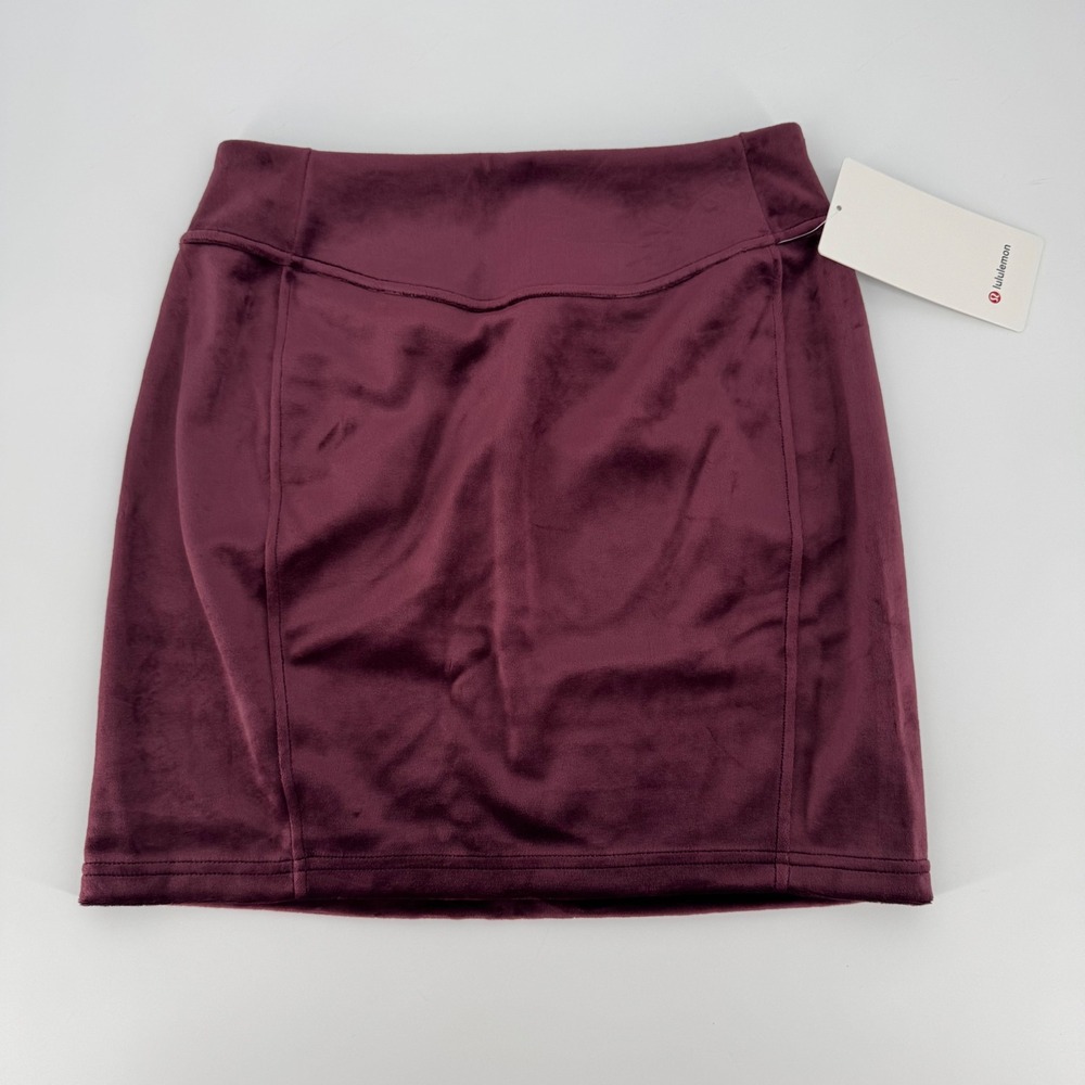 Lululemon Scuba HR Mini Skirt Velvet Garnet Burgundy LW8AL9S Small NWT